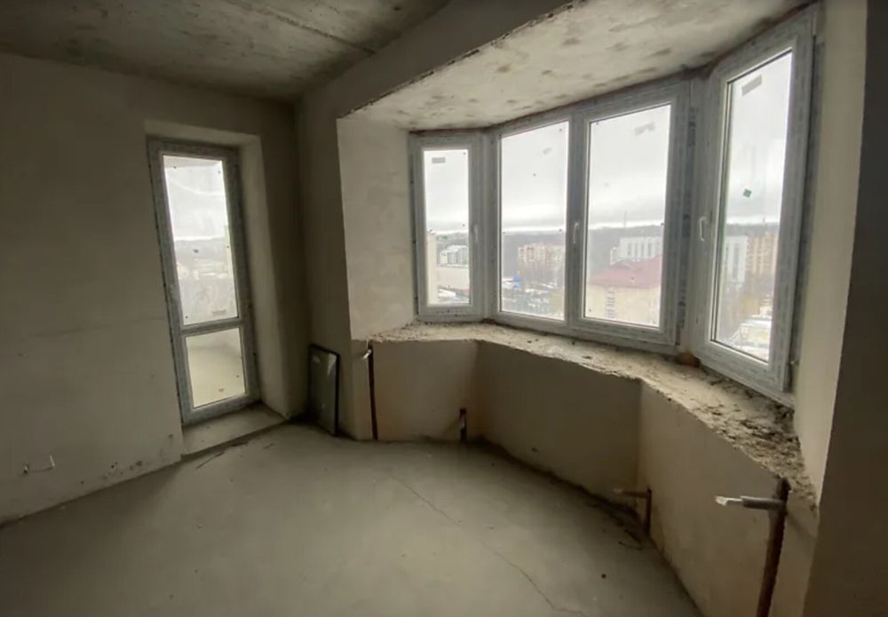 Продаж 3к квартири 90.8 кв. м на вул. Бережанська