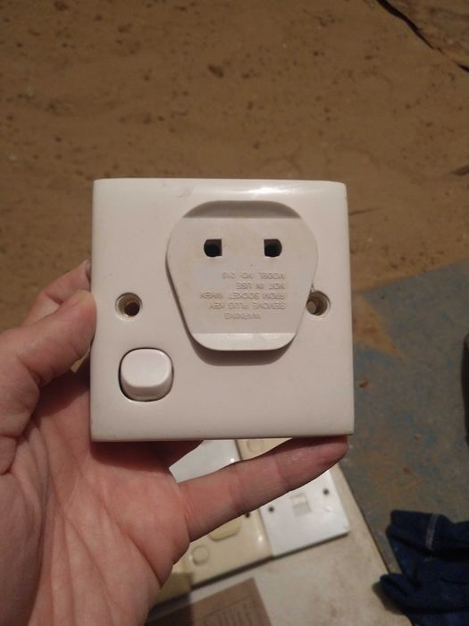 Продам розетки та вимикачі англійського виробництва