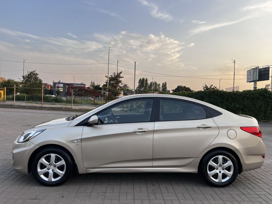 Hyundai Accent 1.6 2012