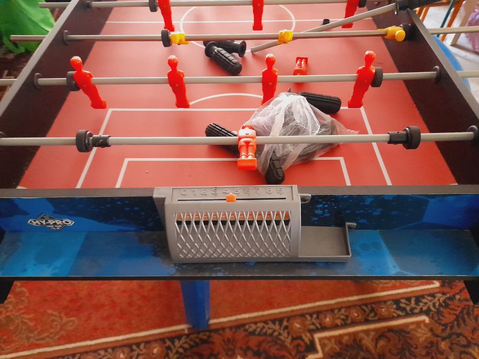 Duży stół do piłkarzyków