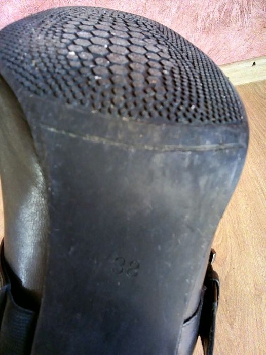 Туфлі жіночі, шкіряні