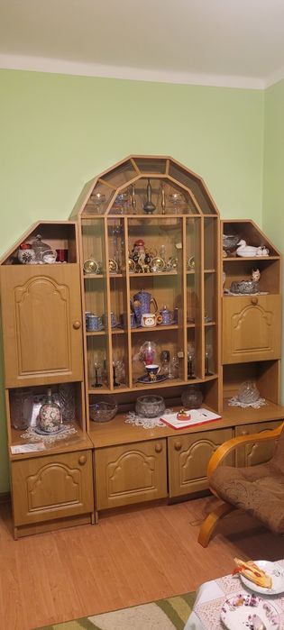 Kredens mebel witryna OD 02.02