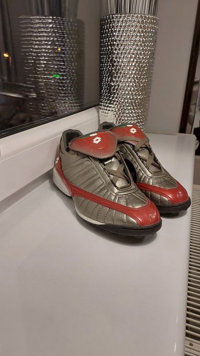 Buty piłkarskie lotto sportowe 38 halówki