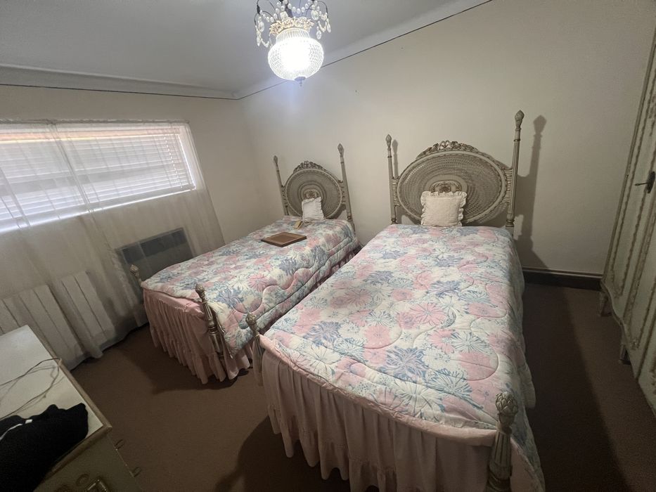 Mobilia de quarto branca madeira maciça