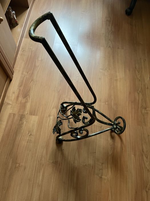 Stojak pod gitarę