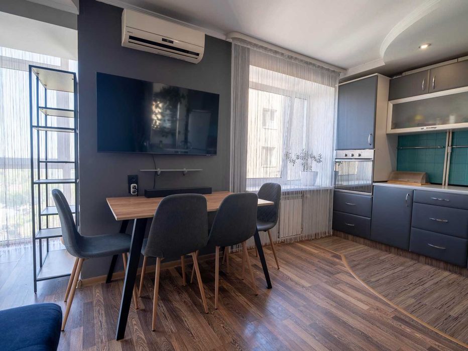 Продаж 2 кімнатної квартири з ремонтом в Центрі