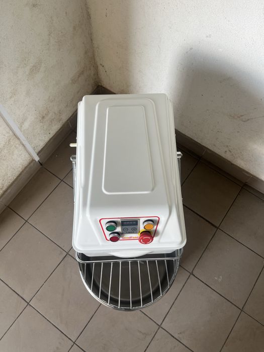 Тістоміс Промисловий Двох Швидкісний Обʼєм 21 Літра