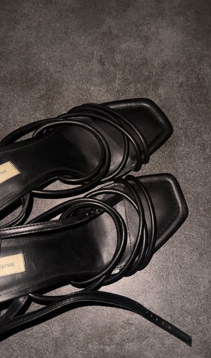 Босоножки Stradivarius.Дуже зручні
