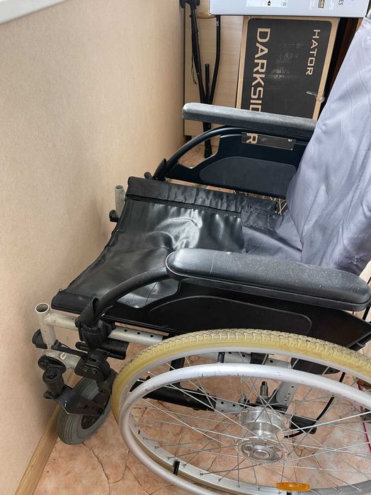 инвалидная коляска