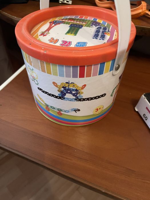 Продам конструктор детский