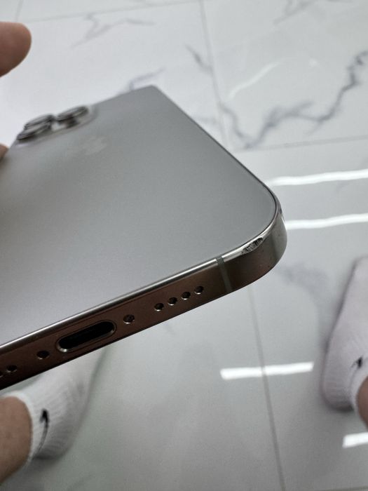 iPhone 16 Pro Max 1TB Natural Titanium esim