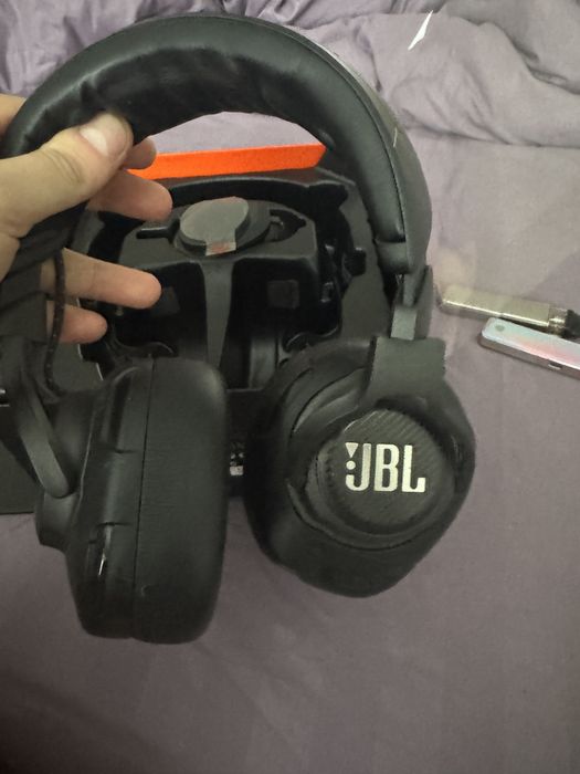Jbl quantum one навушники