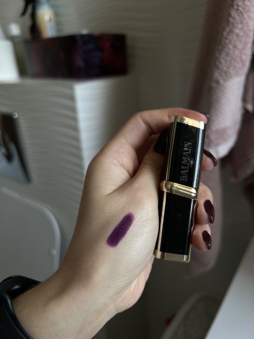 Szminka loreal fioletowa