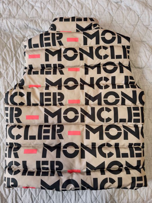 Чоловіча брендова жилетка