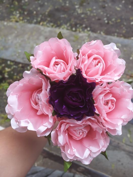 Квіти з атласної стрічки