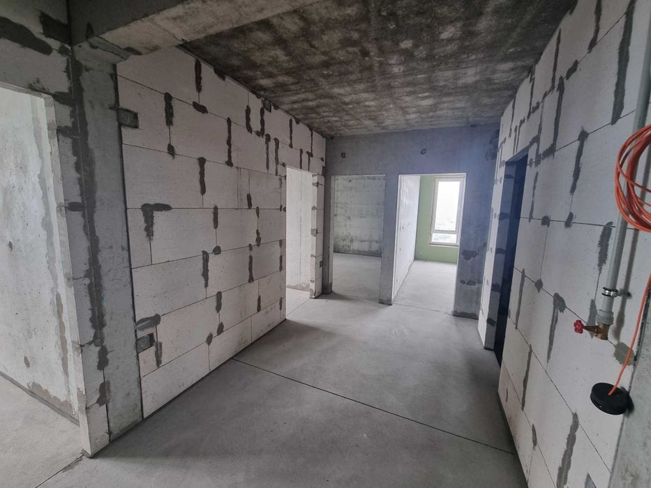 Просторная трёхкомнатная в Альтаире.