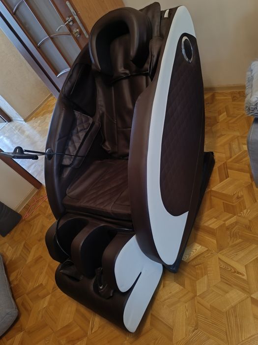 Fotel masujący bez śladów używania