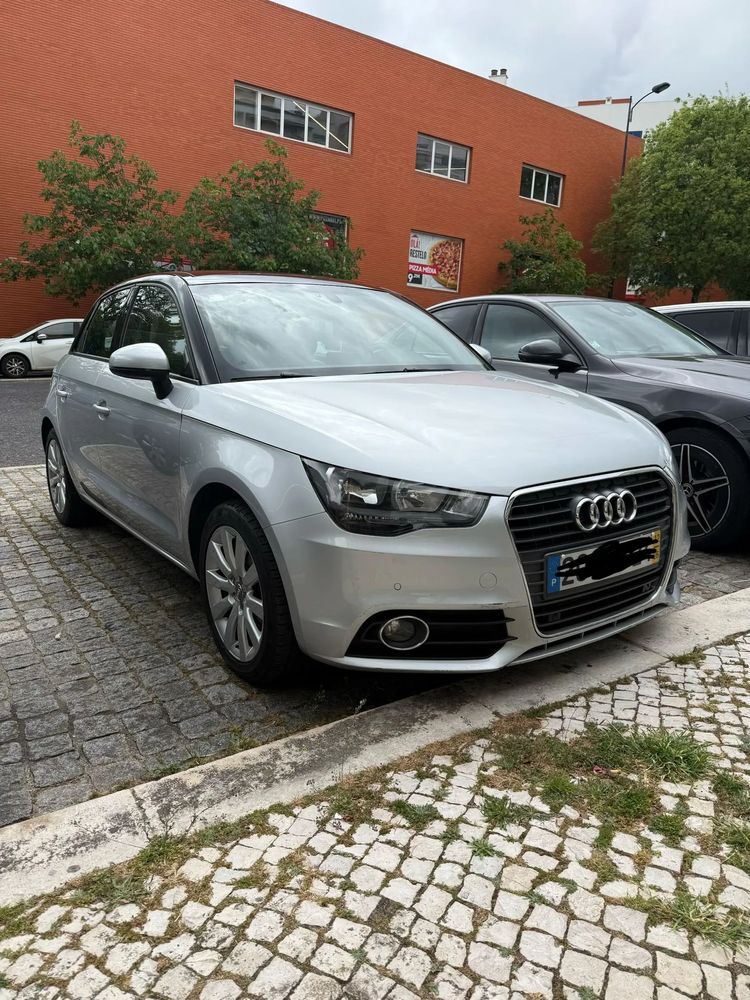 Audi A1 Sportback 1.6 TDi S-line S tronic