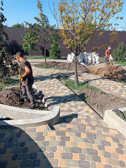 Уборка участка под ключ, покос травы, спил деревьев, корчевка пней.