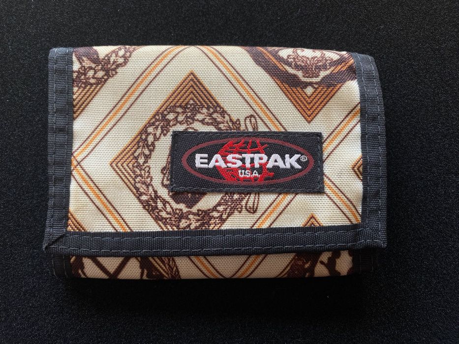 Carteira pequena Eastpak