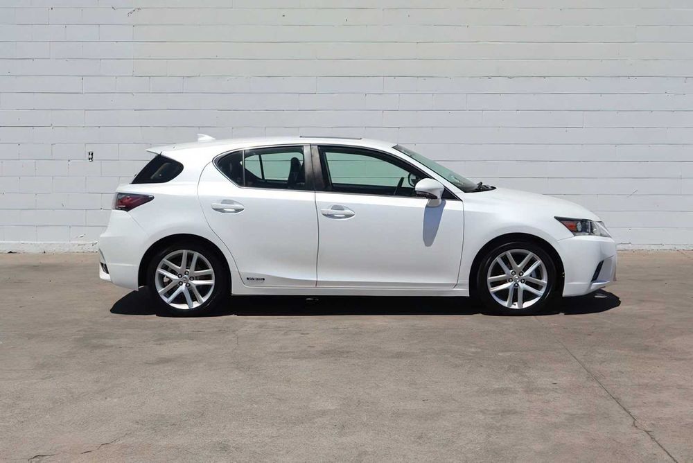 Lexus CT 200h      2016