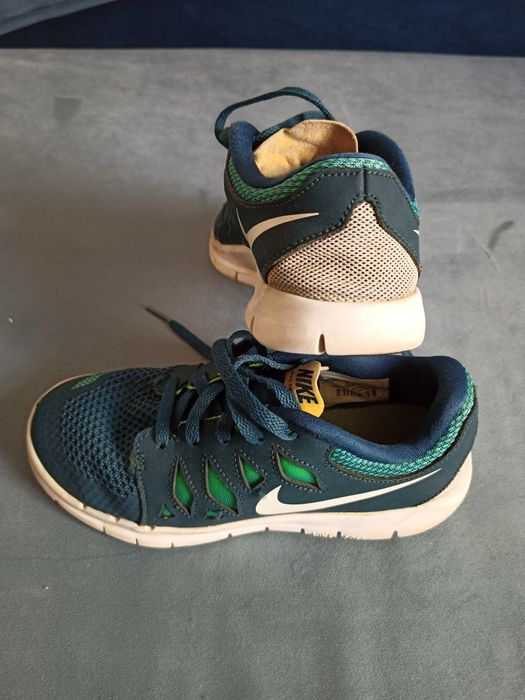 Кроссовки 34размера, Индонезия