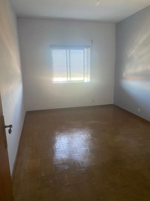 Arrenda-se apartamento