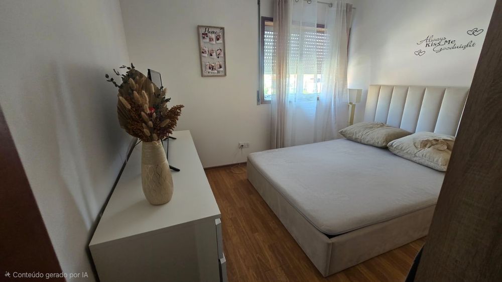 T2 Luminoso com Terraço de 30m² – Renovado, Junto à Circunvalação (Cruzamento Padrão da Légua)
