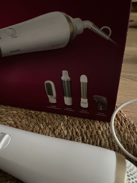 Фен PHILIPS Essential HP8663