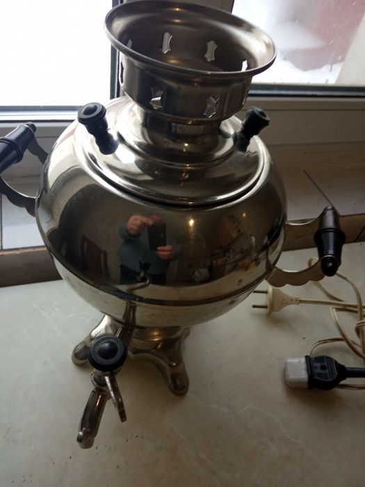 Самовар электрический 3 литра в хорошем состояниии