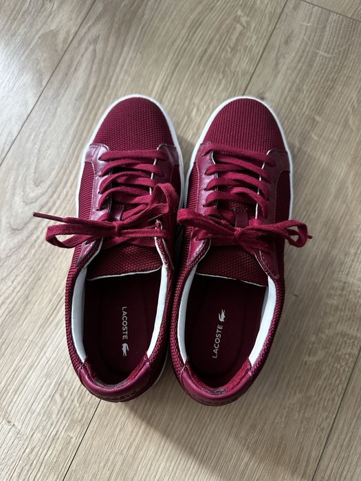 Buty sneakersy bordowe Lacoste