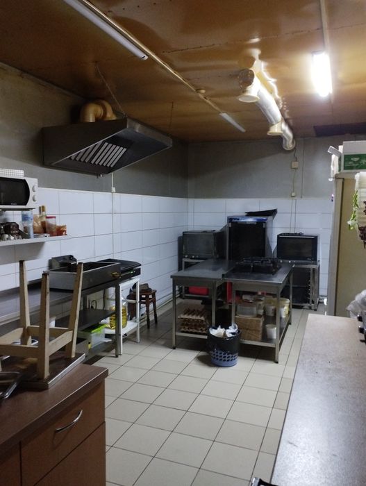 Продаю приміщення в центрі Узина