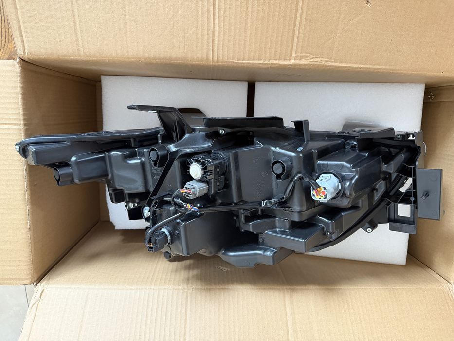 Передні фари на Mazda CX 5 2022-2025 KPF151030  KPF3-51040