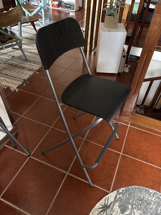 Cadeiras de pé alto