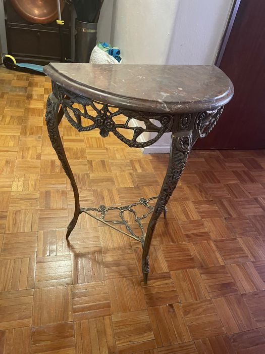 Conjunto vintage, mesa, espelho e bengaleiro.