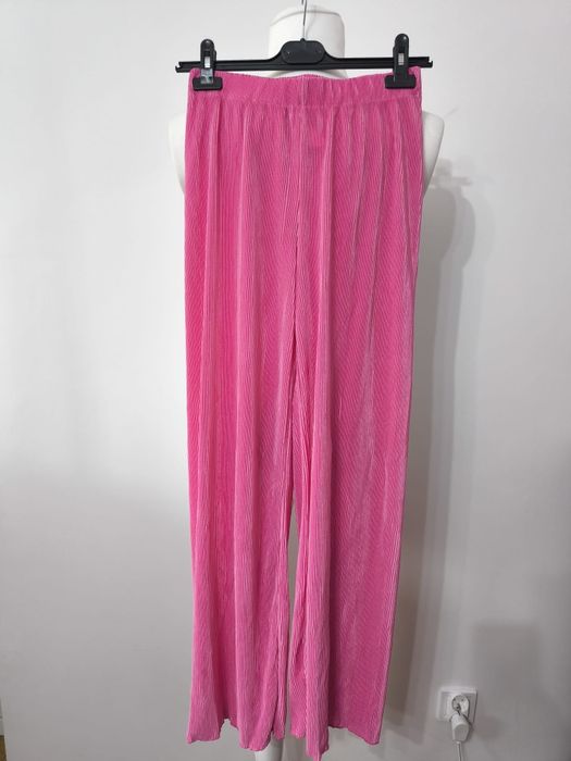 Nowe spodnie różowe szwedy plisowane new collection roz M-xxl