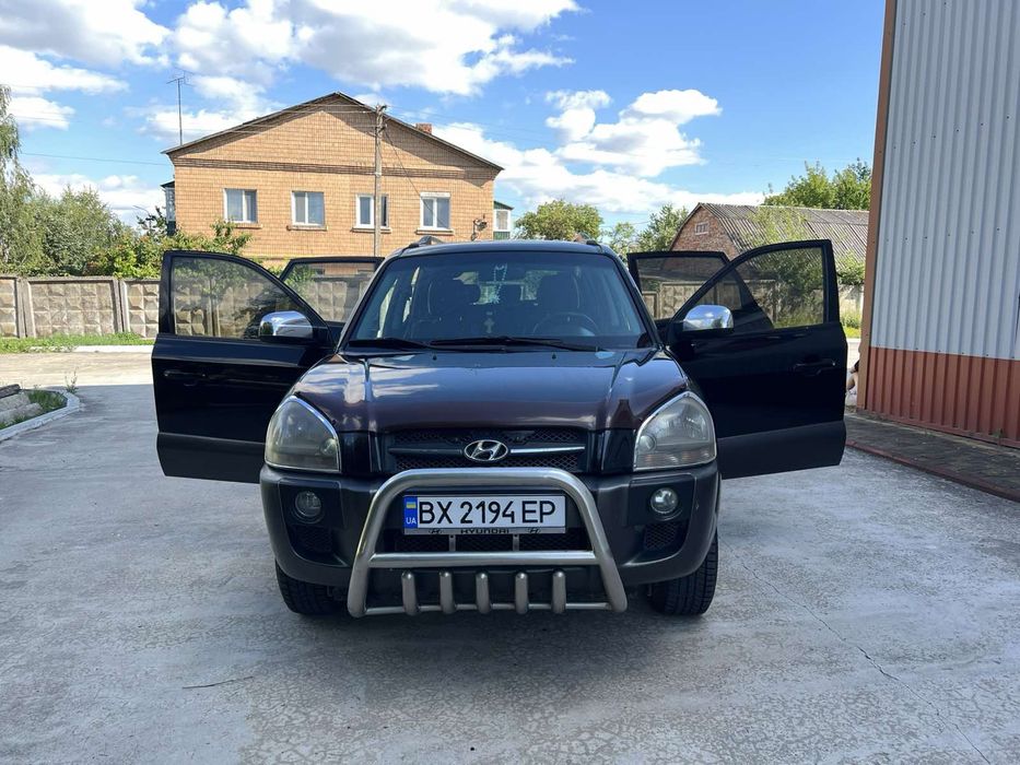 Хюндай Туксон 2,0бен-газ)2007р,в .