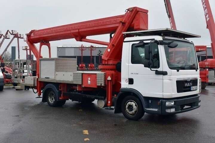 Podnośnik koszowy Ruthmann T 330.1 | 2015 | wysokość robocza 32,5 m | wysięg 20,88 m | 320 kg