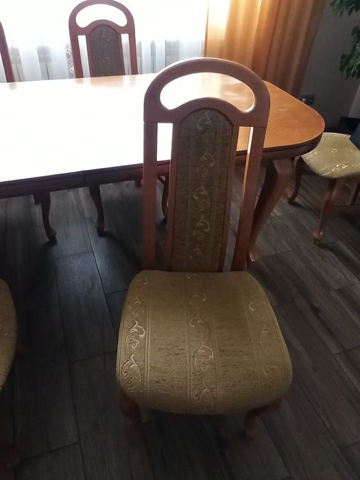 Sprzedam stół i krzesła