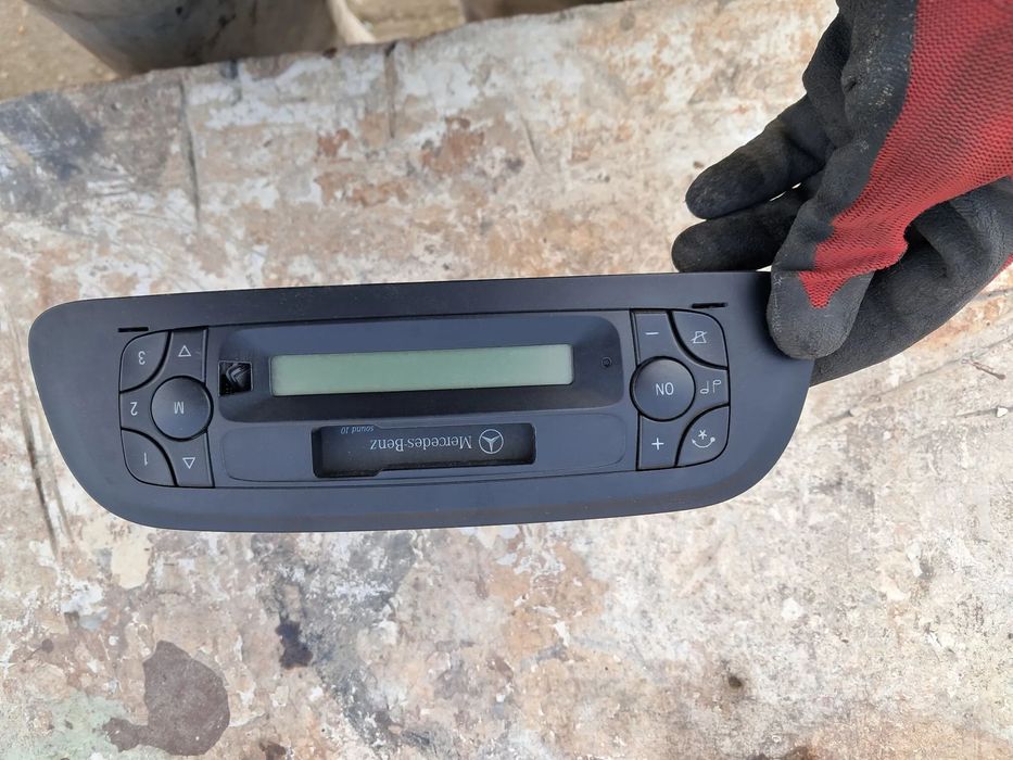 Mercedes Radio