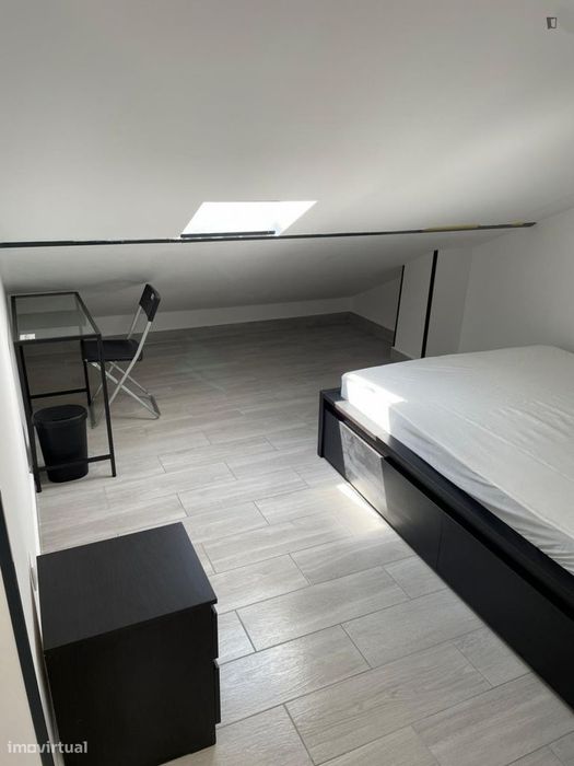 Quarto - localizado em Sé de Braga e São Lázaro Braga