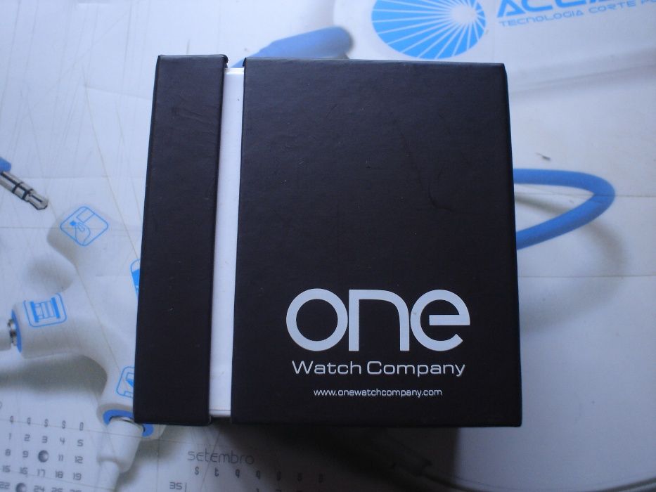 Relógio marca One novo em caixa