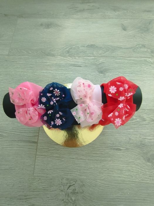 Fitas de cabelo de criança com laço e adereço