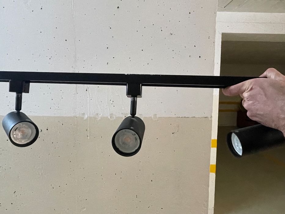 Vendo candeeiro de teto inclinável - Sistema de trilho monofásico moderno 3 focos pretos