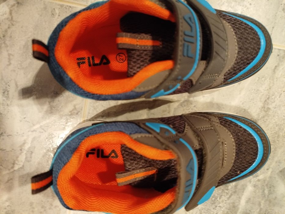 Tenis criança fila
