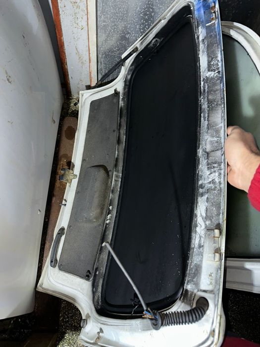 Corsa b portas e bagageira