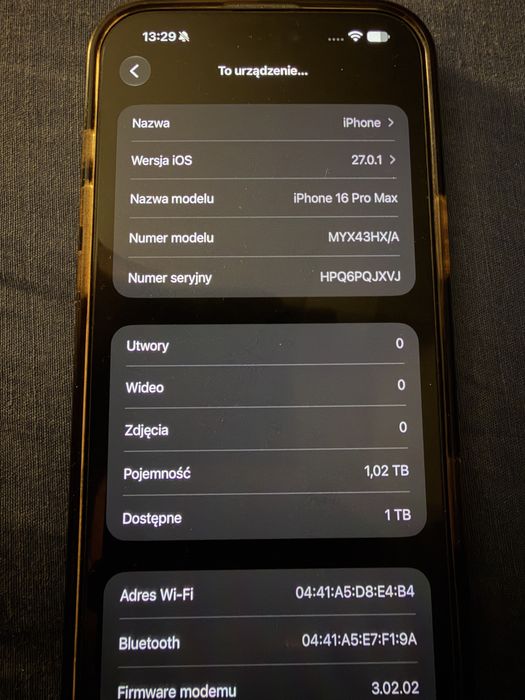Iphone 16 pro max 1Tb + 5 etui