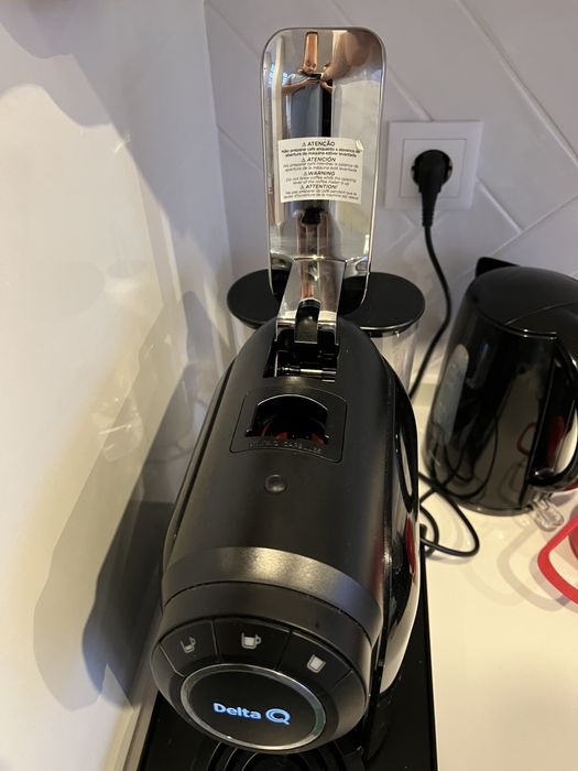 Cafeteira Delta Qool Preta