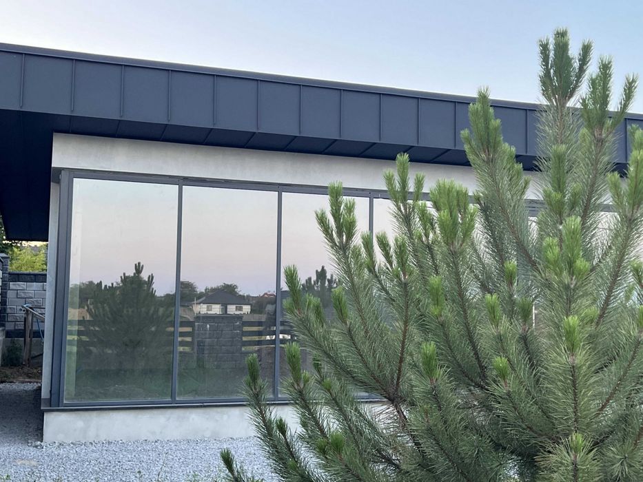 Продам котедж в районі Тинного