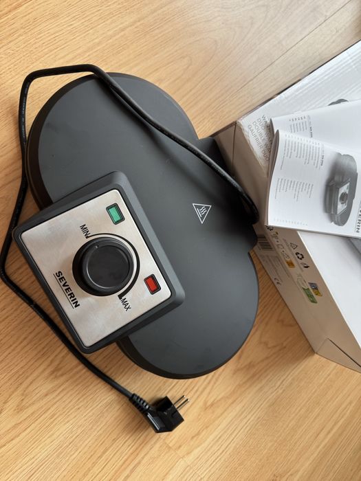 Двійна вафельниця. Нова.